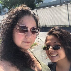 Meet your Posher, Maria